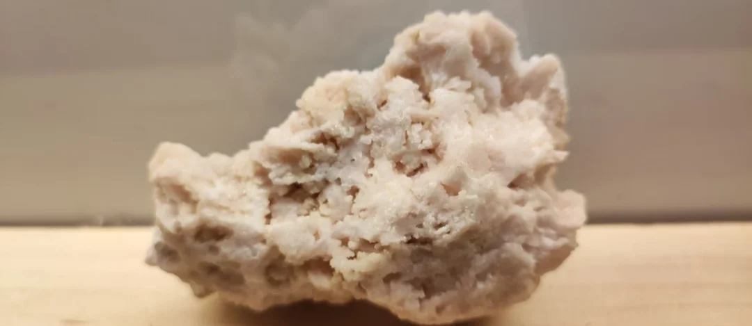 Cristallo di fluorite trasparente su matrice - esemplare raro e ben definito