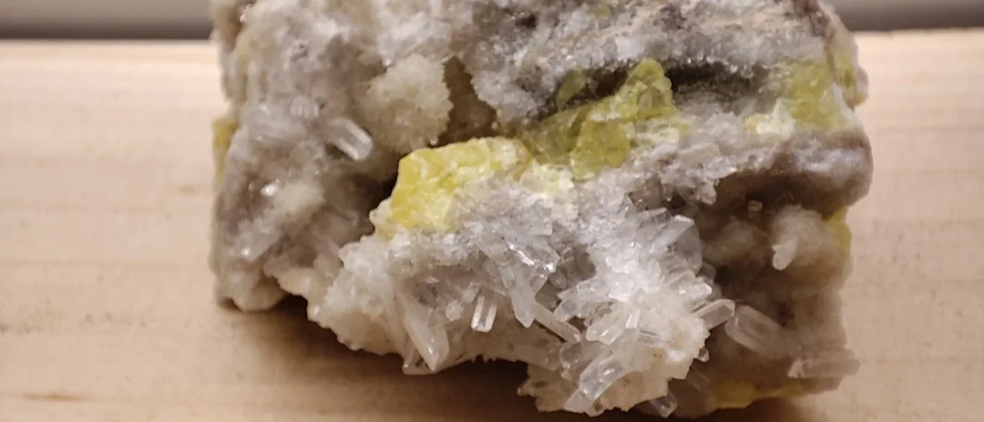 Minerale di Zolfo con Cristalli di Celestina - Caltanissetta, Sicilia