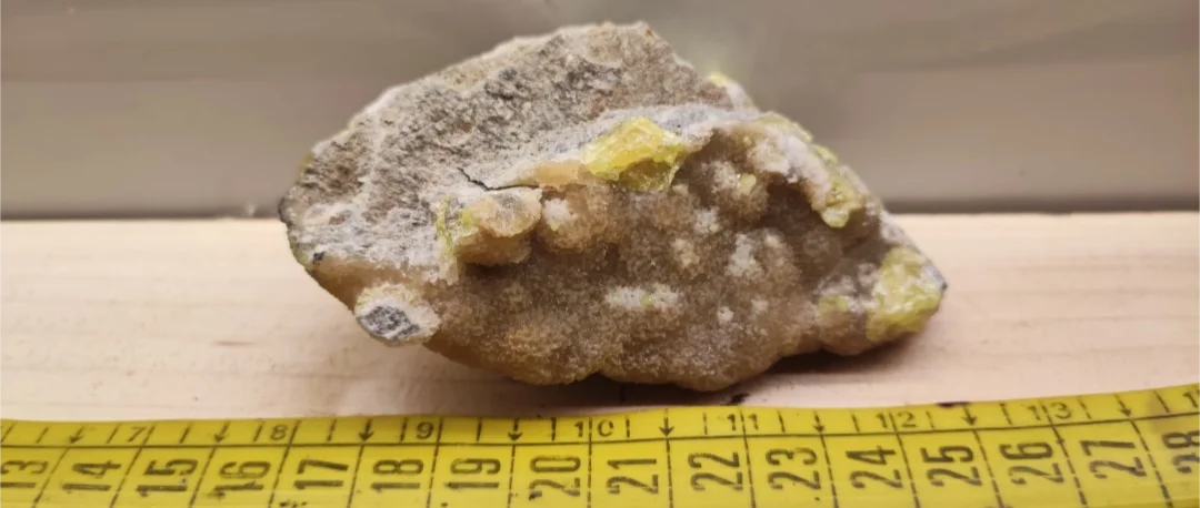 Cristalli di Zolfo su aragonite - Cozzo Disi - Agrigento