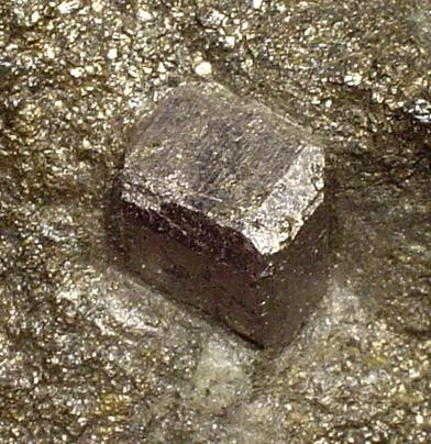 Cobaltite — Grigio argento, sistema ortorombico, durezza 5.5 | minerale