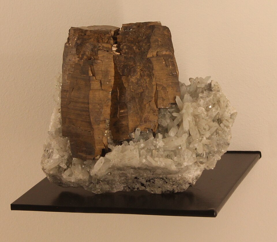 Pirrotite — Bronzo, sistema esagonale, durezza 3.5-4.5 | minerale